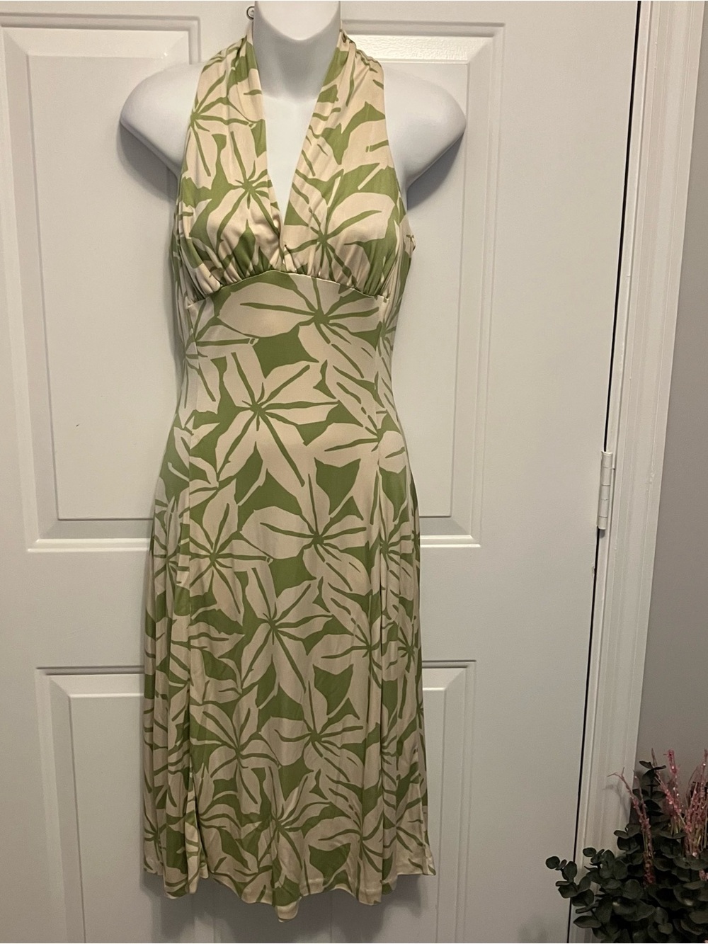 Catherine Malandrino Size 4 Halter Floral 100% Silk Midi Dress Sage Green Cream